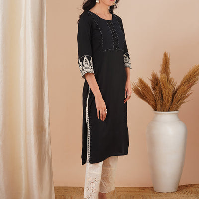 Solid Ethnic Embroidered Straight Fit Kurta - Black