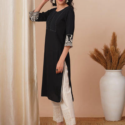 Solid Ethnic Embroidered Straight Fit Kurta - Black