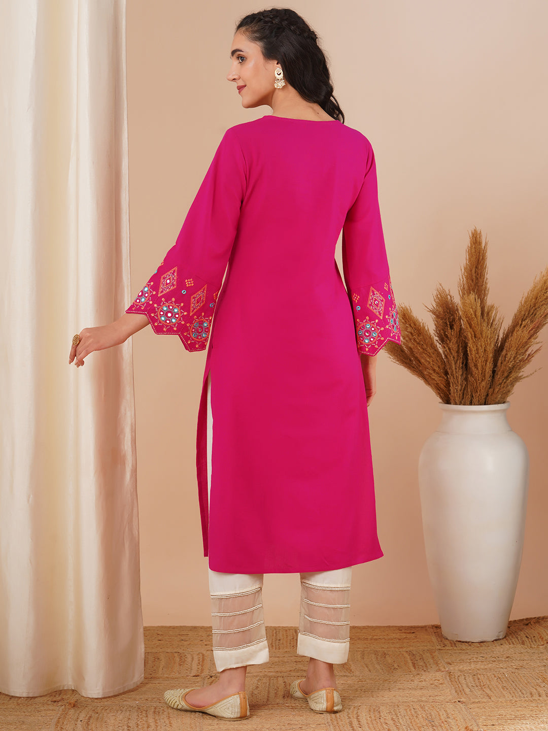 Solid Ethnic Embroidered Straight Fit Kurta - Pink