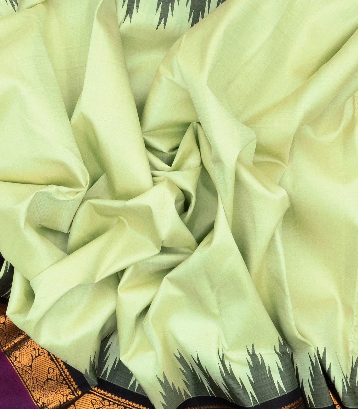 Mint Green Handloom Kanchipuram Korvai Silk Saree With Black Border