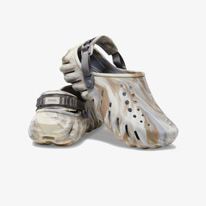 Crocs | ECHO MARBLED CLOG  { BONE/MLTI