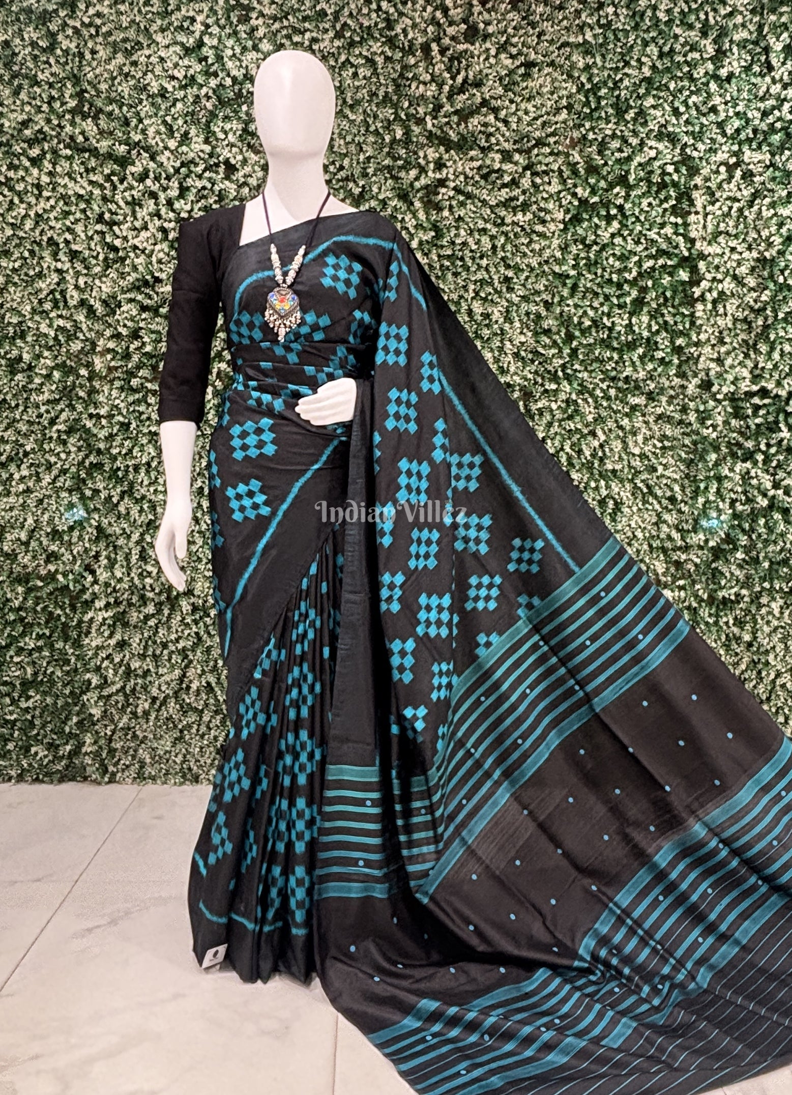 Black Odisha Ikat Pasapali Contemporary Silk Saree