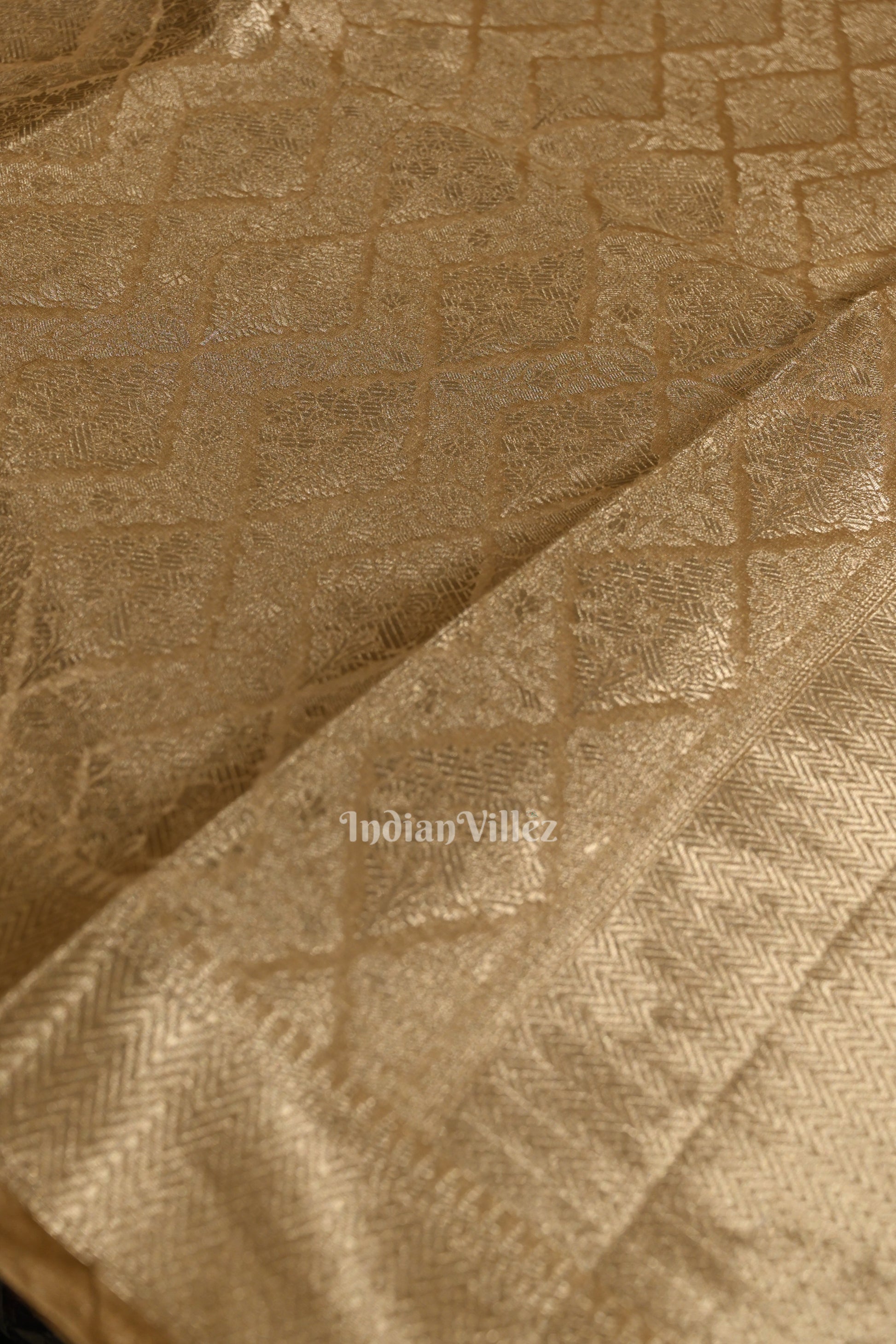 Pure Golden Zari  Floral Woven Tissue Banarasi Saree