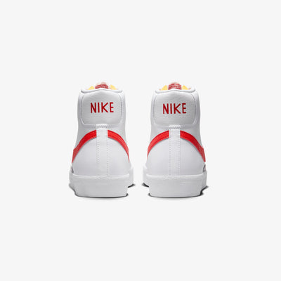 Nike | BLAZER MID '77 VINTAGE { WHITE/PICANTE RED-SUMMIT WHITE