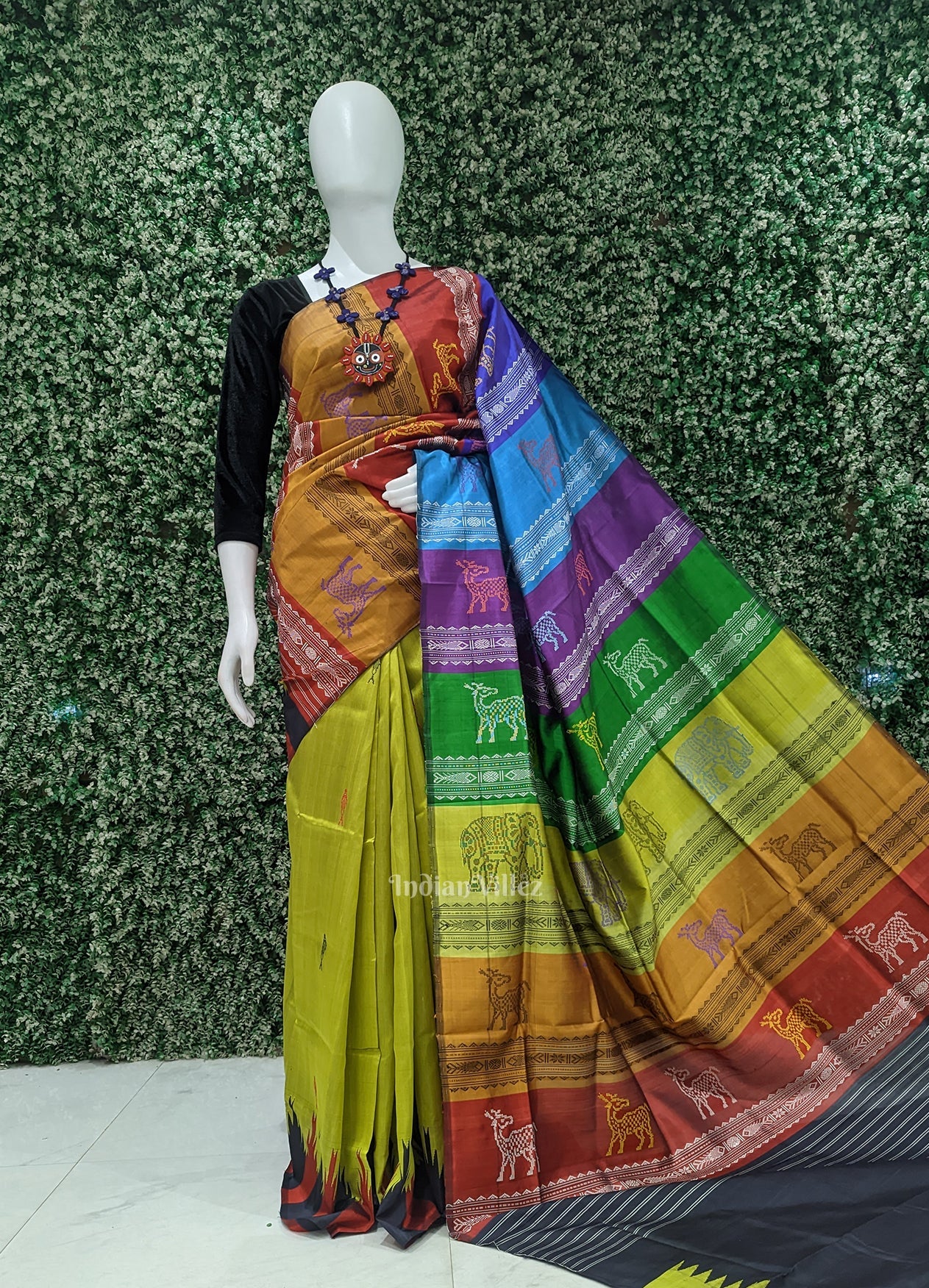 Mehendi Green Phoda Kumbha with Animal Motif  Double Pallu Berhampuri Silk Saree