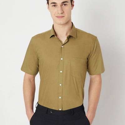 Wrinkle Free Half Sleeve Shirt