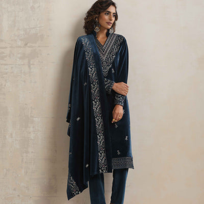 trueBrowns Blue Velvet Embroidered Kurta Pant Dupatta Set