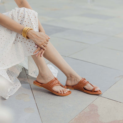 Windsor Tan Solid Kolha Flats