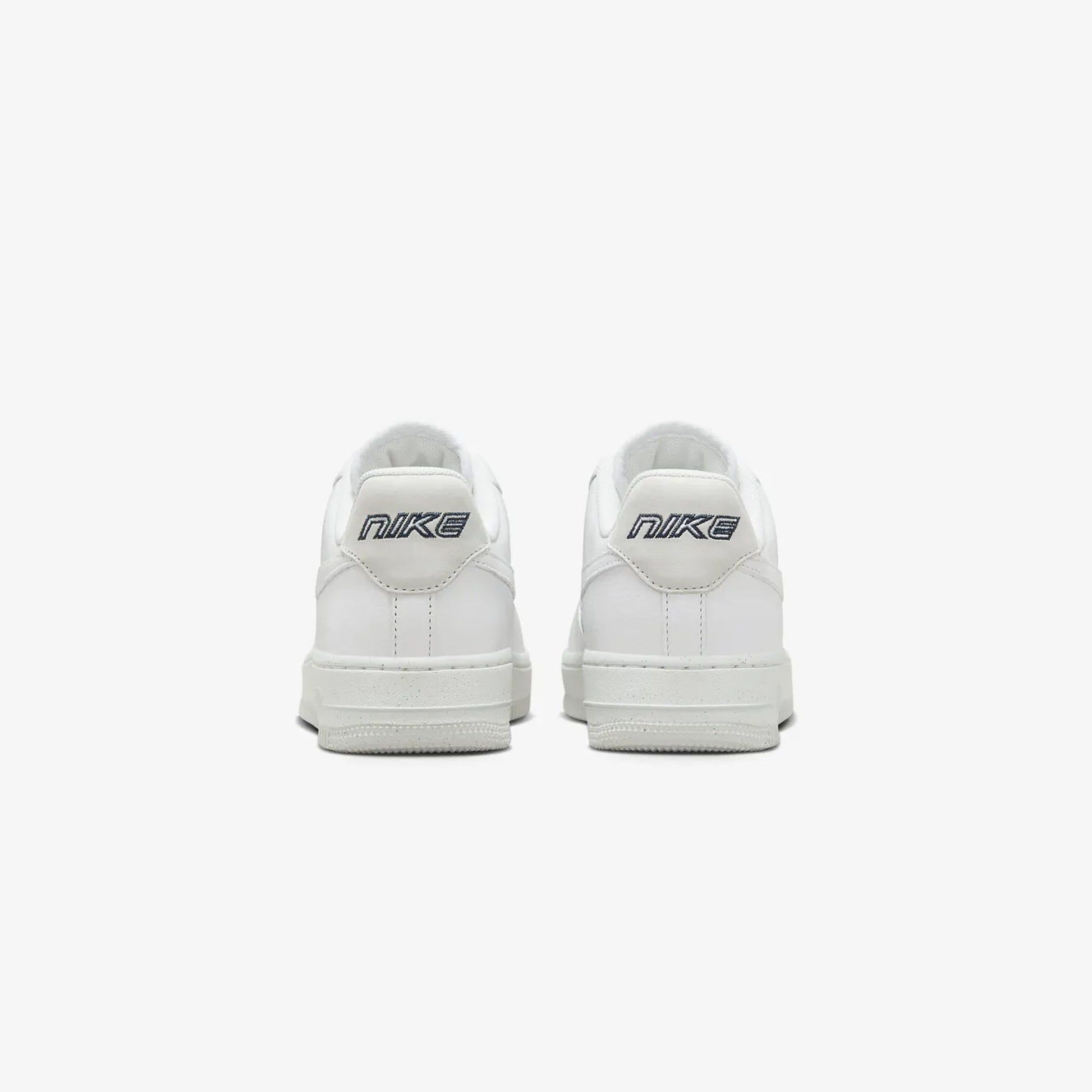 Nike | AIR FORCE 1 '07 LX { WHITE/LT SMOKE GREY-PHOTON DUST-WHITE
