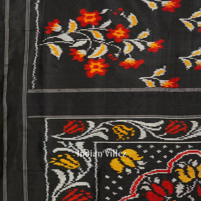 Black White Floral Design Pochampally Ikat Handloom Silk Saree