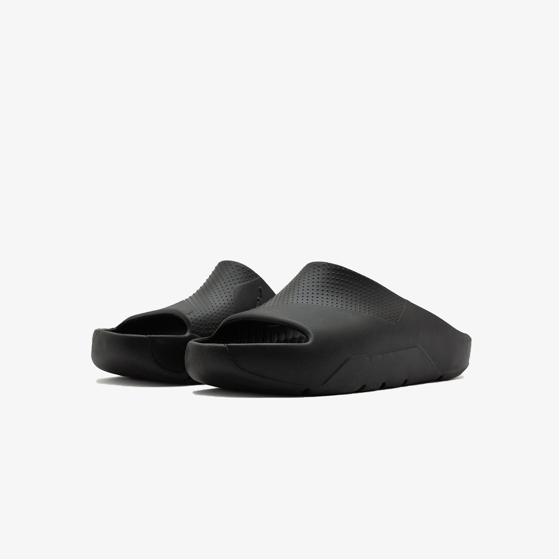 Jordan | POST  { BLACK/BLACK