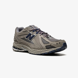 New Balance | 1906R { CASTLEROCK/INDIGO
