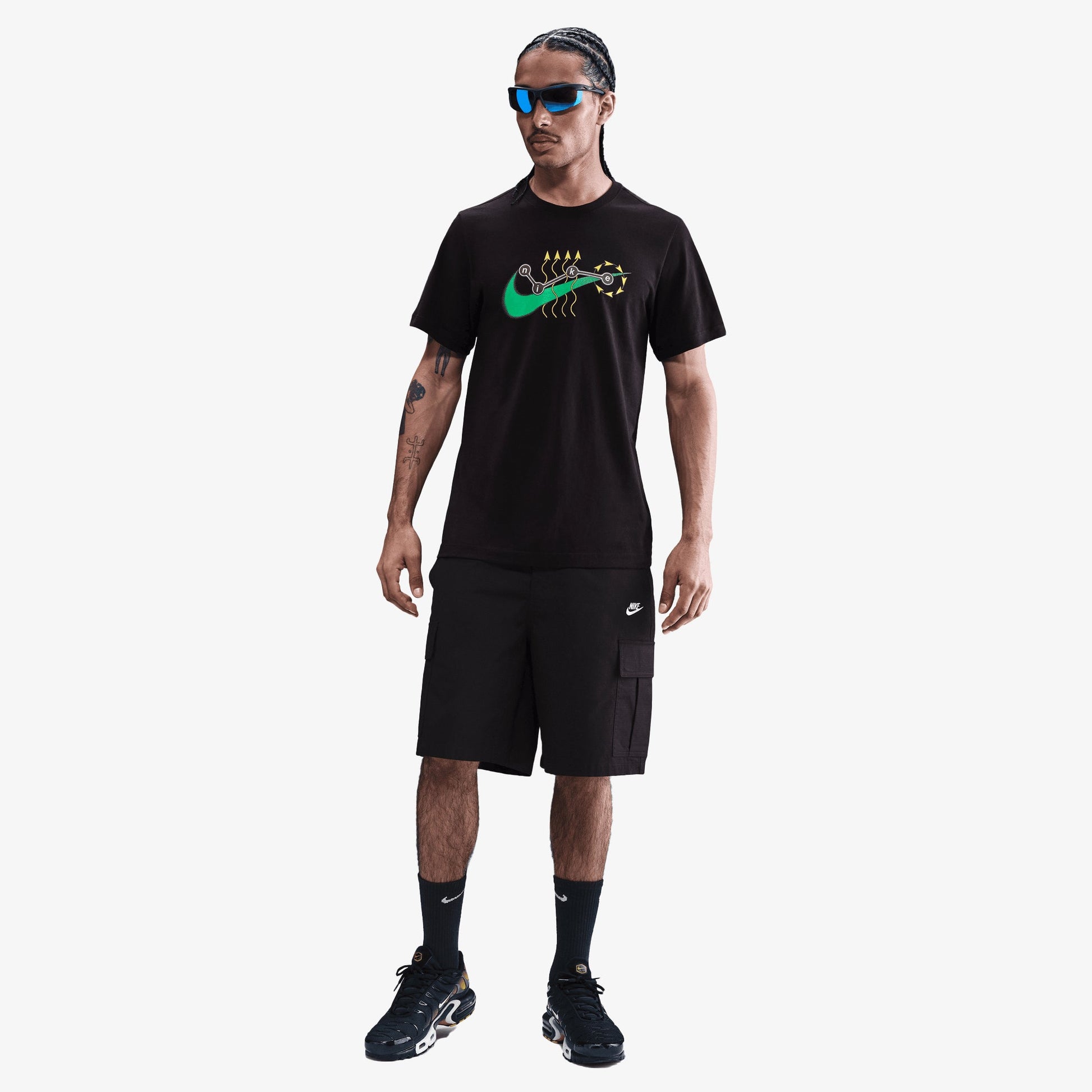 NIKE | SPORTSWEAR T-SHIRT { BLACK