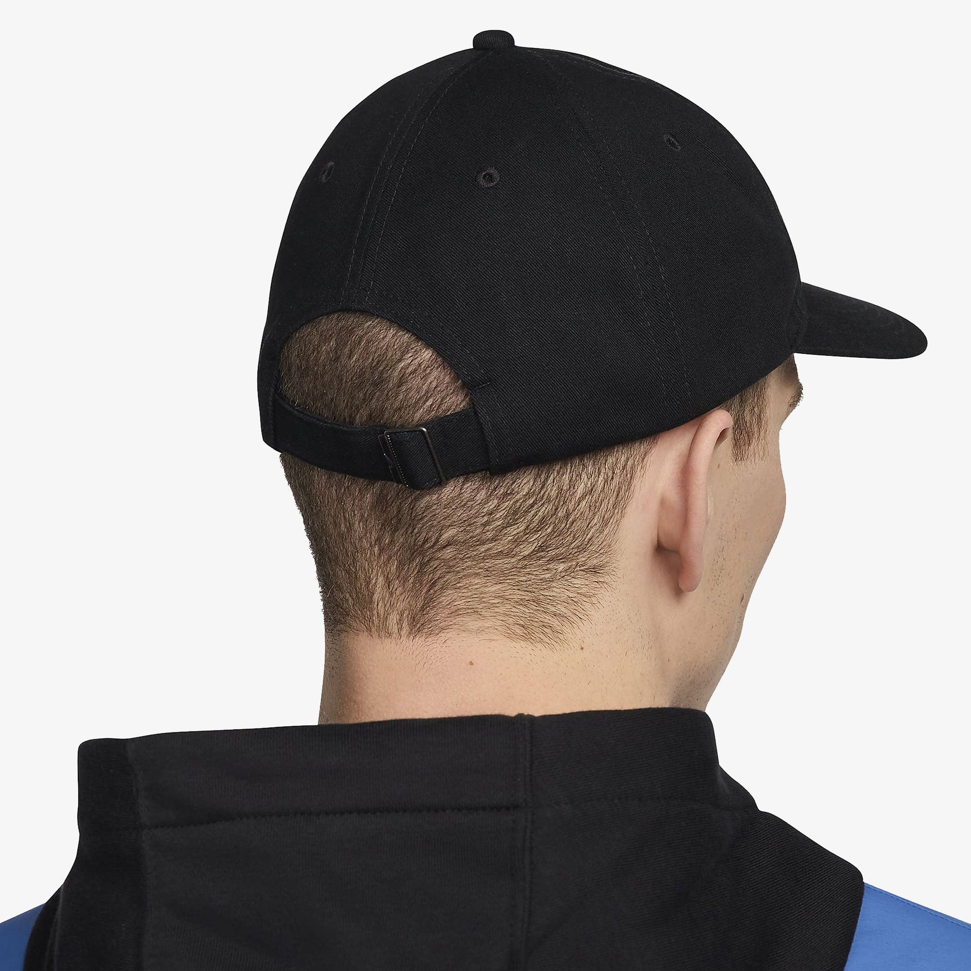 NIKE | CLUB UNSTRUCTURED PATCH CAP { BLACK