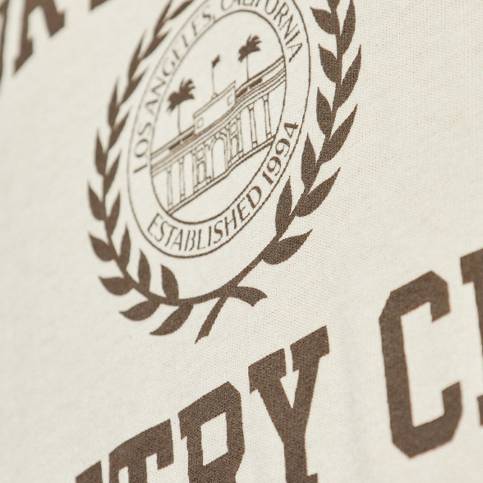 SPORTY & RICH | VARSITY CREST TEE { CREAM