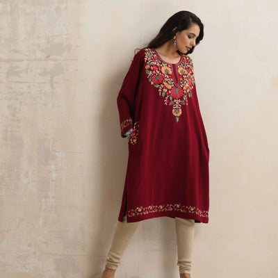 trueBrowns Maroon Kashmiri Floral Embroidered Woollen Phiran Kurta