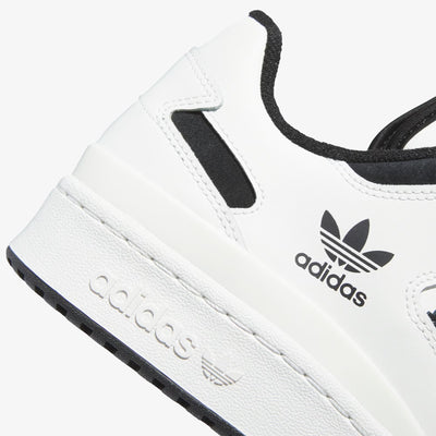 ADIDAS ORIGINALS | FORUM LOW CL { CORE WHITE/CORE BLACK