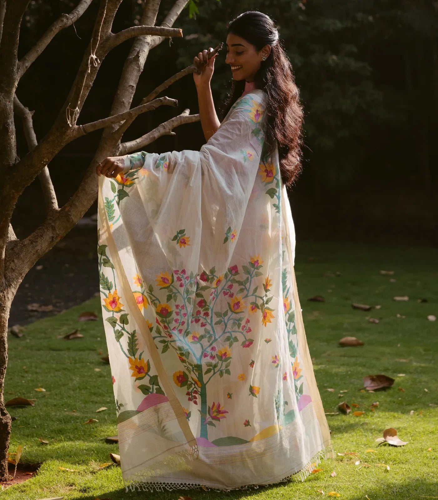 Off White Handloom Bengal Cotton Saree With Floral Meenakari Motifs in Border and Tree of Life Woven in the Jamdani Technique