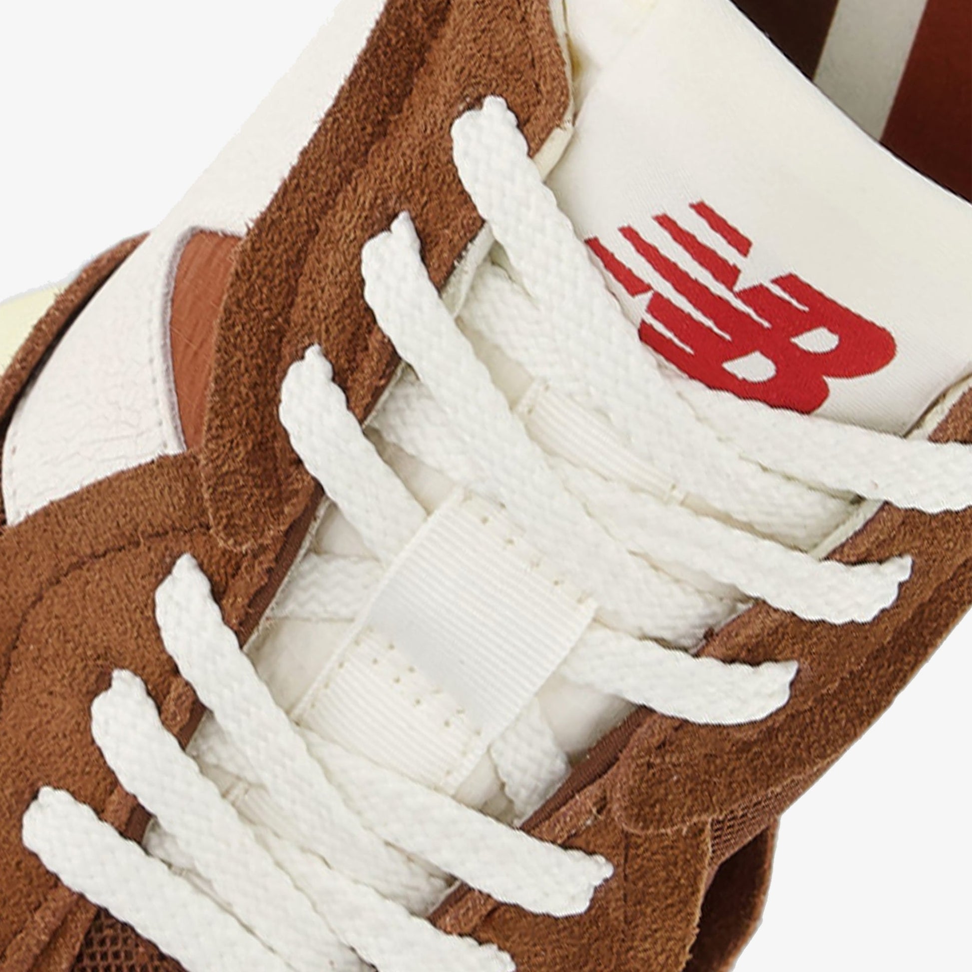 New Balance | 327 { BROWN/BEIGE