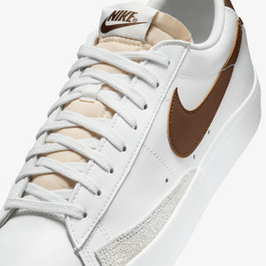 NIKE | NIKE BLAZER LOW '77 VINTAGE { SUMMIT WHITE/CACAO WOW-PHOTON DUST