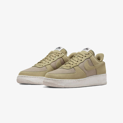 Nike | AIR FORCE 1 '07 LV8 { NEUTRAL OLIVE/NEUTRAL OLIVE-SAIL-BLACK