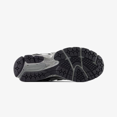 New Balance | 1906 { GREY