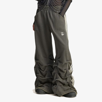Adidas Originals | AVAVAV PLEATED TRACK PANTS { CARBON
