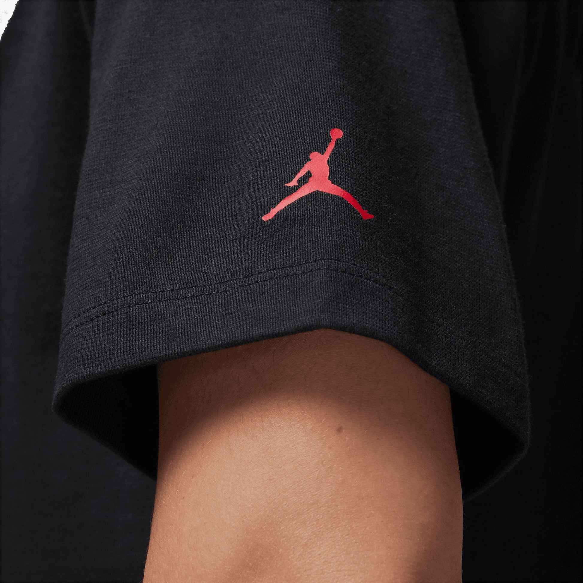 Jordan | FLIGHT HERITAGE GRAPHIC T-SHIRT  { BLACK/GYM RED