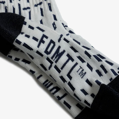 FDMTL | TABI SOCKS { WHITE
