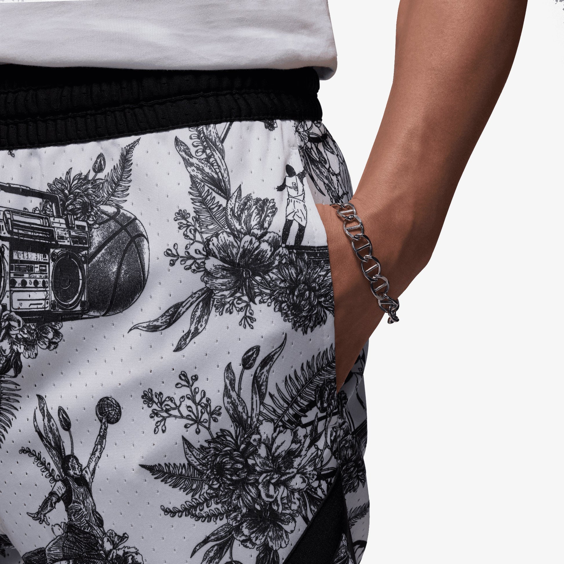 JORDAN | SPORT DRI-FIT PRINTED DIAMOND SHORTS { WHITE/BLACK/BLACK