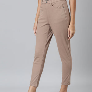 Women Solid Light Chocolate Mid Rise Cropped Jeggings
