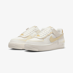 NIKE | WMNS'S AIR FORCE 1 SHADOW { SAIL/METALLIC GOLD-COCONUT MILK