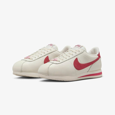 Nike | CORTEZ SE  { SAIL/ADOBE-MED SOFT PINK-TEAM RED