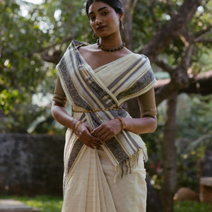 Cream Handloom Silk Cotton Saree With Checks & Contrast Border