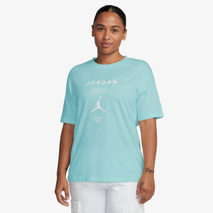 JORDAN | GIRLFRIEND T-SHIRT { LIGHT DEW/WHITE