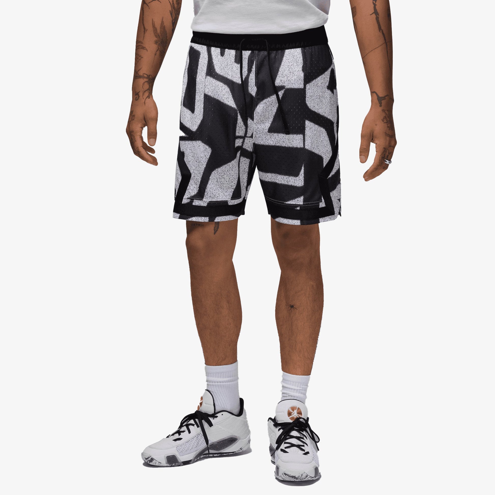 JORDAN | JORDAN SPORT DRI-FIT MESH DIAMOND SHORTS { BLACK/BLACK