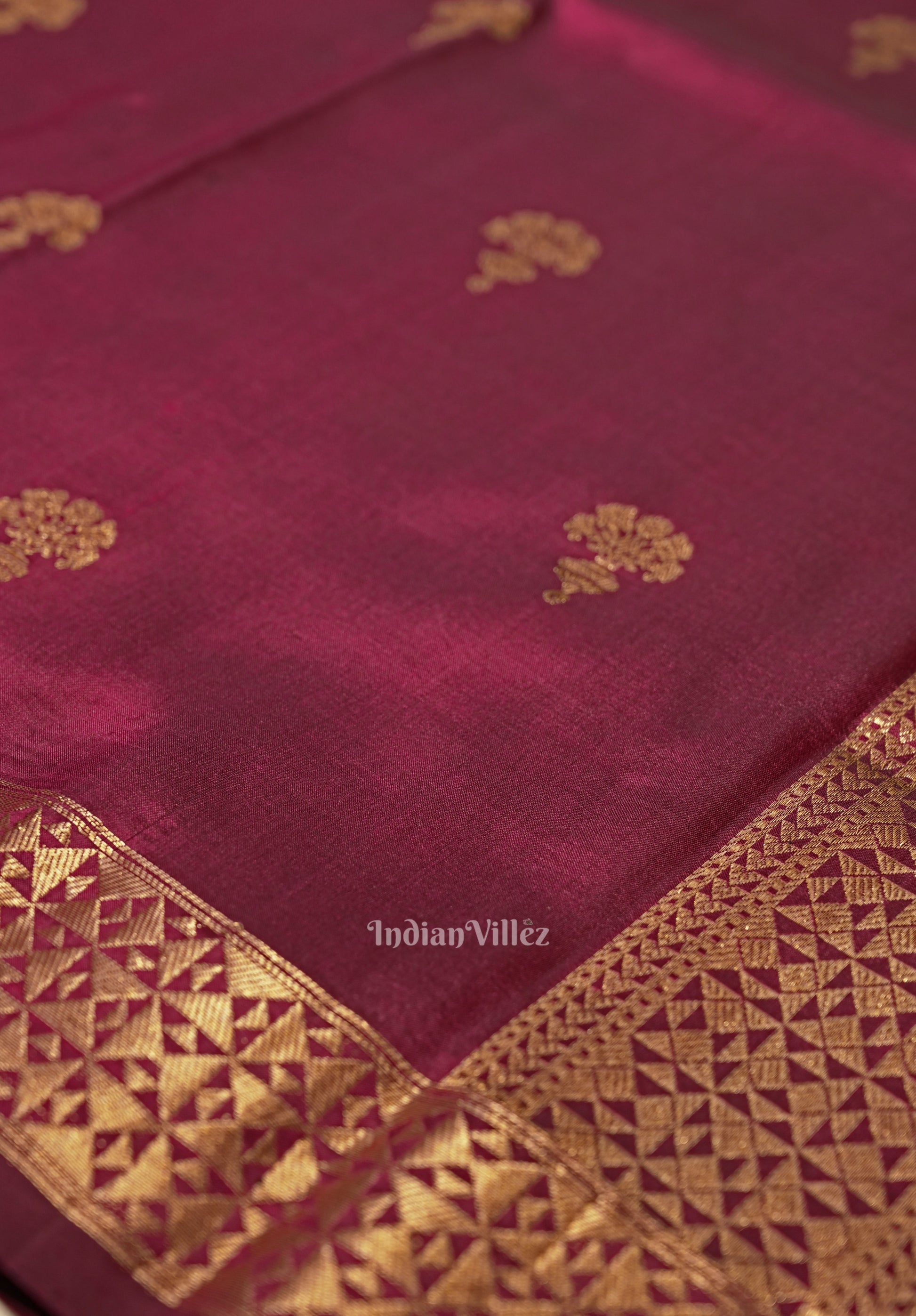 Magenta Floral Motif Designer Katan Banarasi Silk Saree