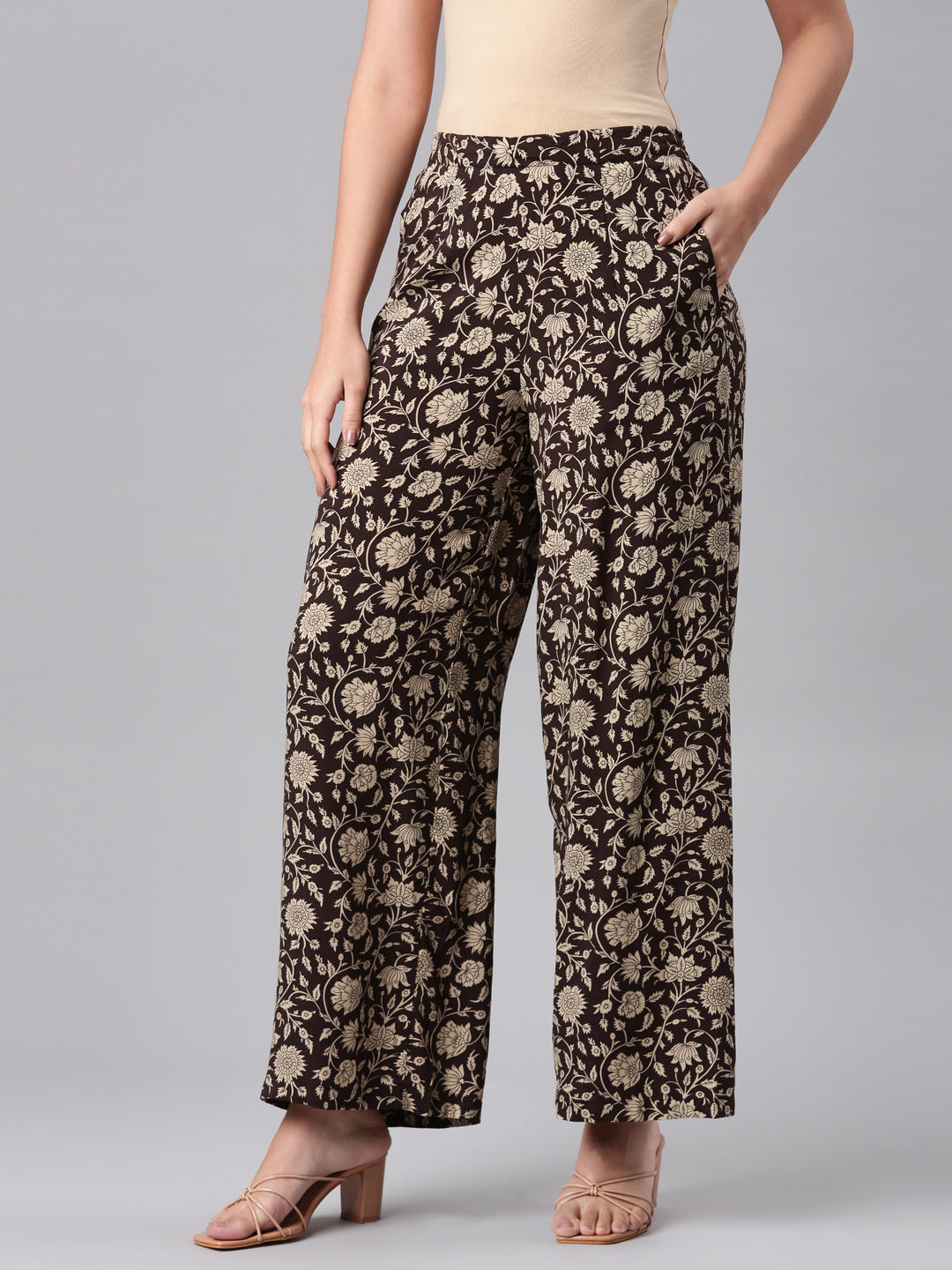 Women Black Woven Viscose Mid Rise Printed Palazzo