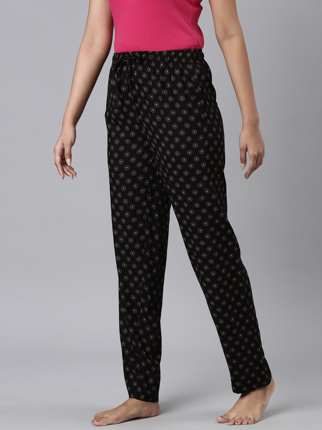 Women Printed Black Woven Viscose Lounge Pants