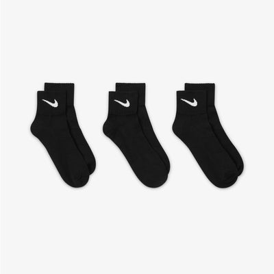 NIKE | PERFORMANCE LIGHTWEIGHT TRAINING ANKLE SOCKS (3 PAIRS) { BLACK/WHITE