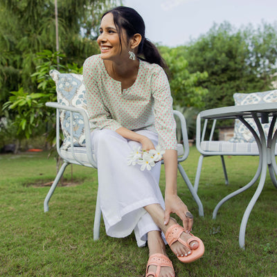 Salmon Peach Solid Kolha Flats