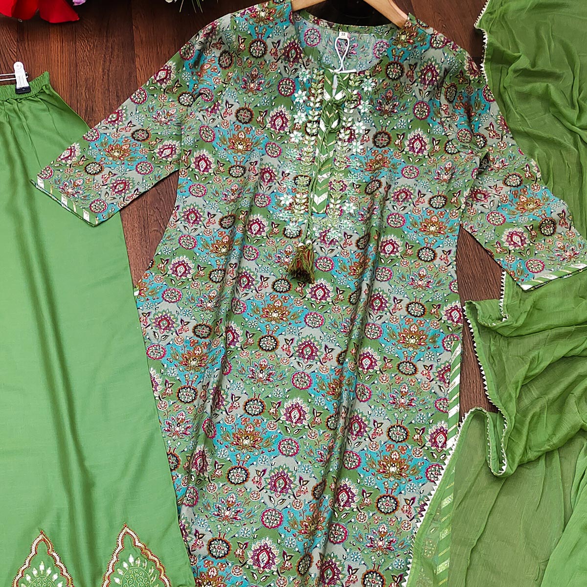green-foil-printed-muslin-salwar-suit