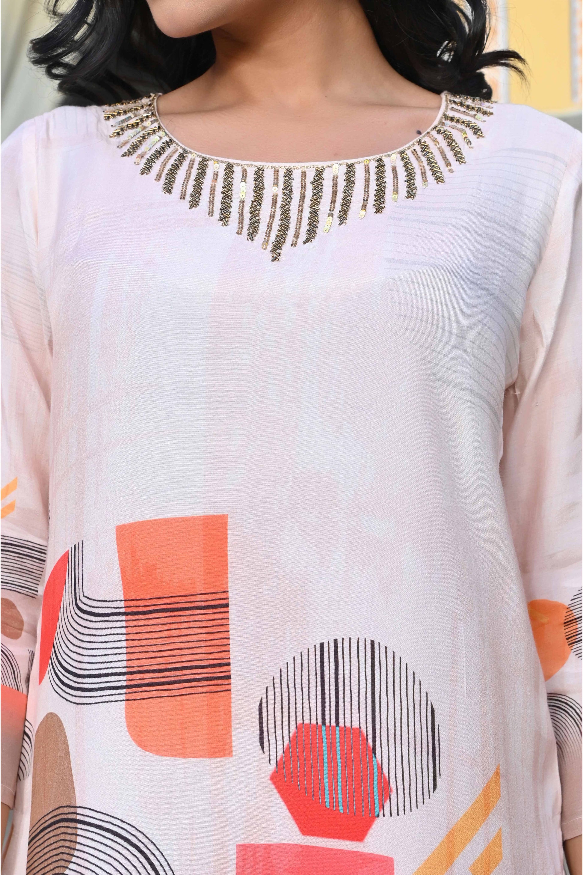 Cream Geometric Printed Muslin Straight Salwar Suit