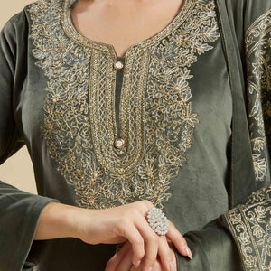 green-embroidered-velvet-straight-salwar-suit