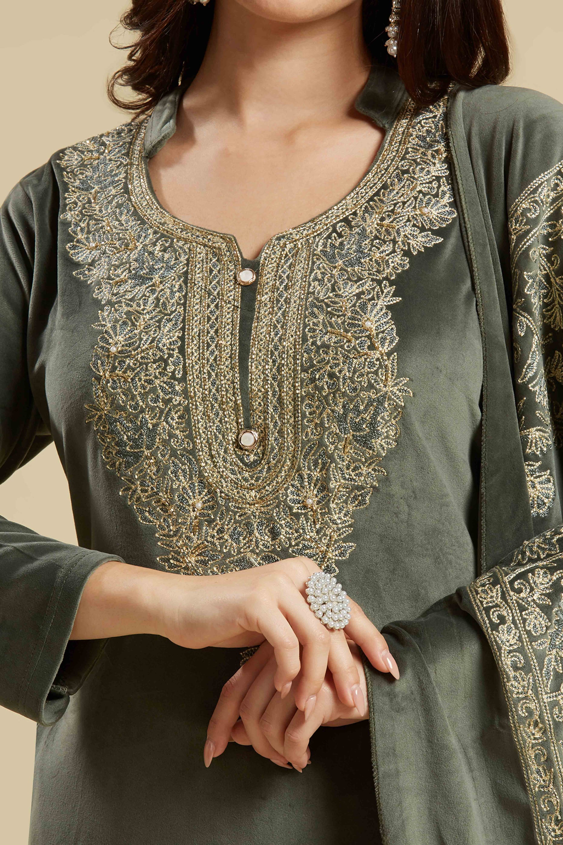 green-embroidered-velvet-straight-salwar-suit