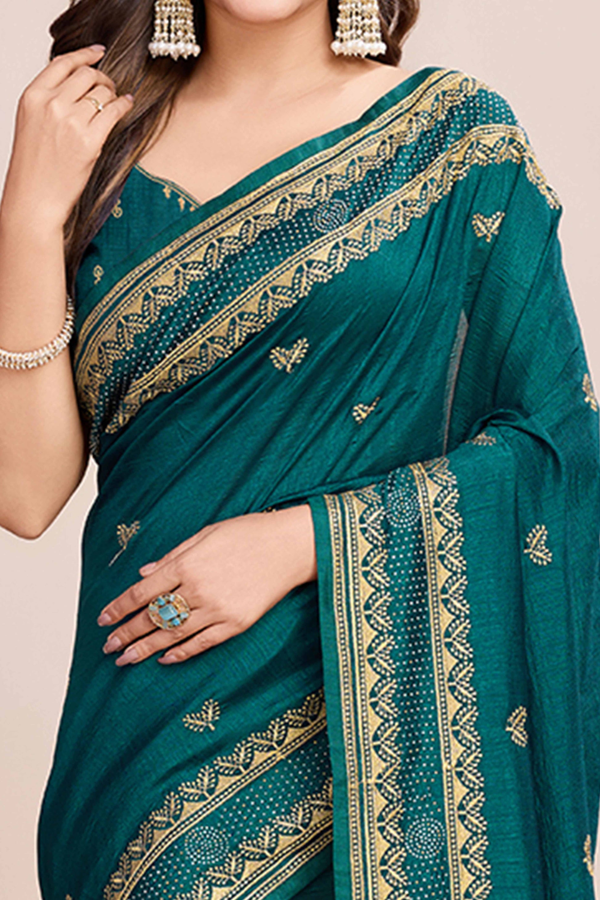 green-floral-embroidered-vichitra-silk-saree-5