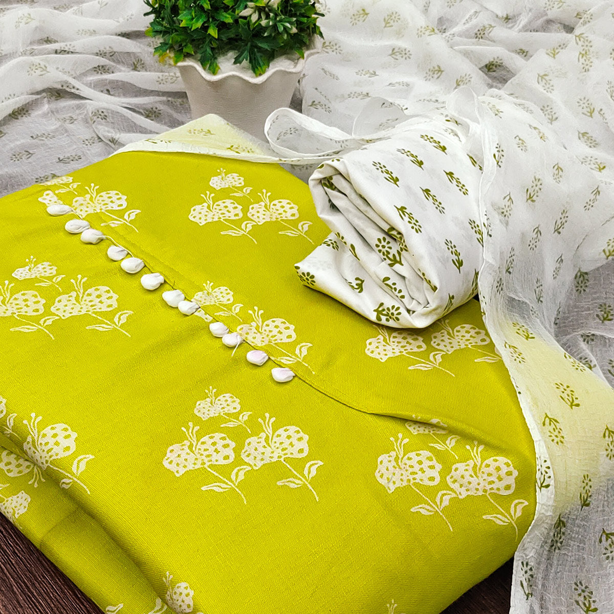 green-cotton-blend-floral-printed-dress-material