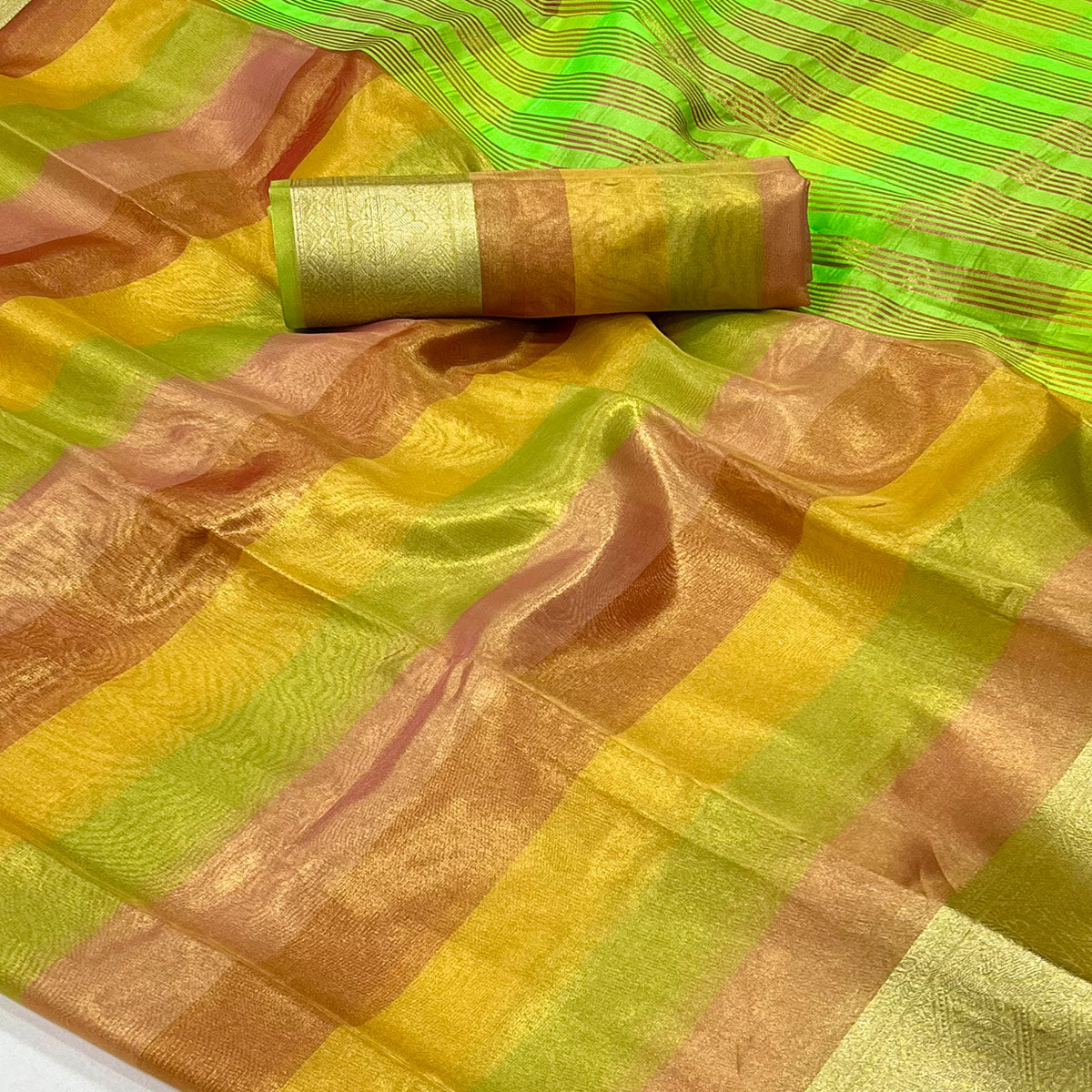 green-zari-weaving-tissue-saree
