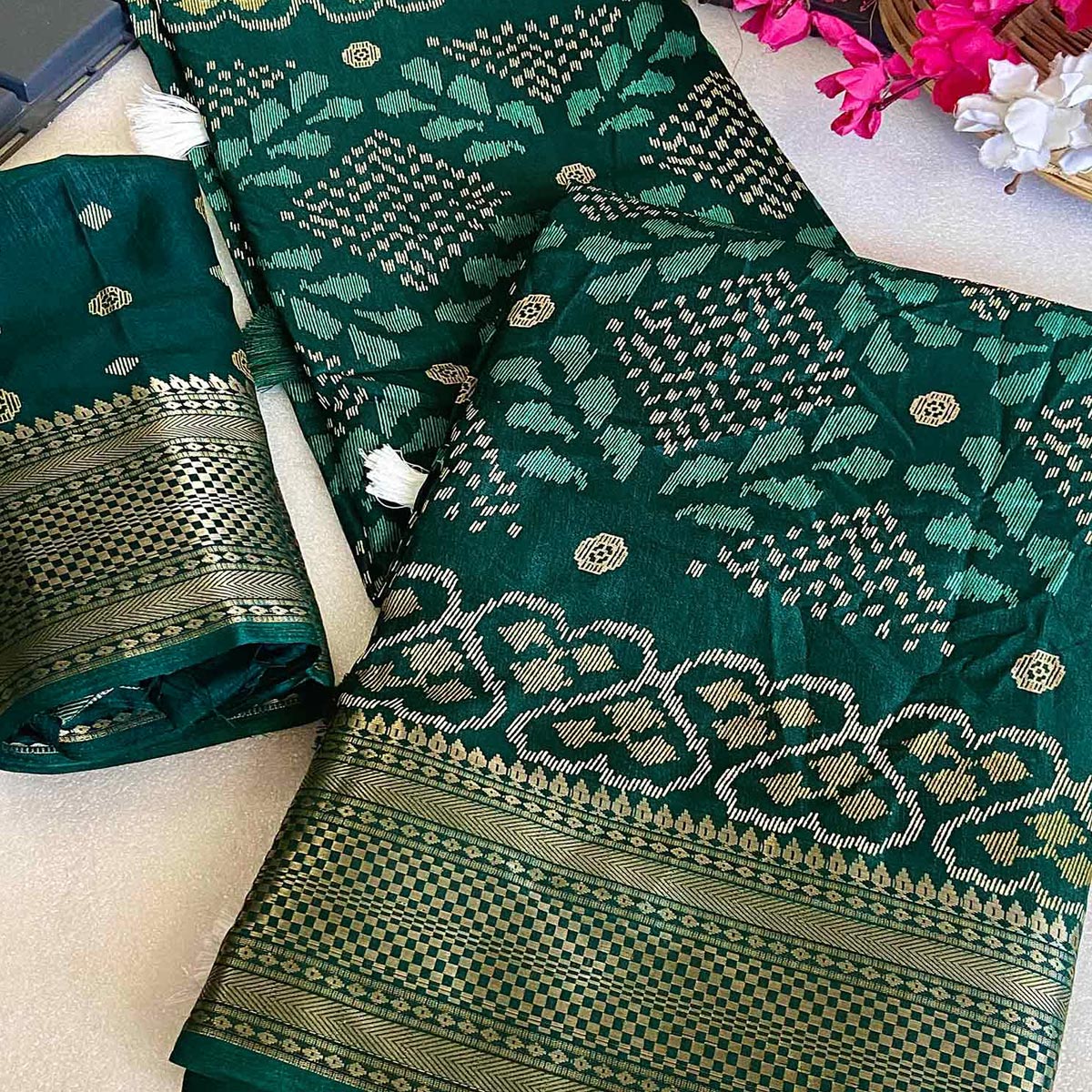 green-ikkat-printed-cotton-silk-saree