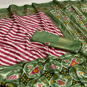 green-patola-printed-dola-silk-saree-4